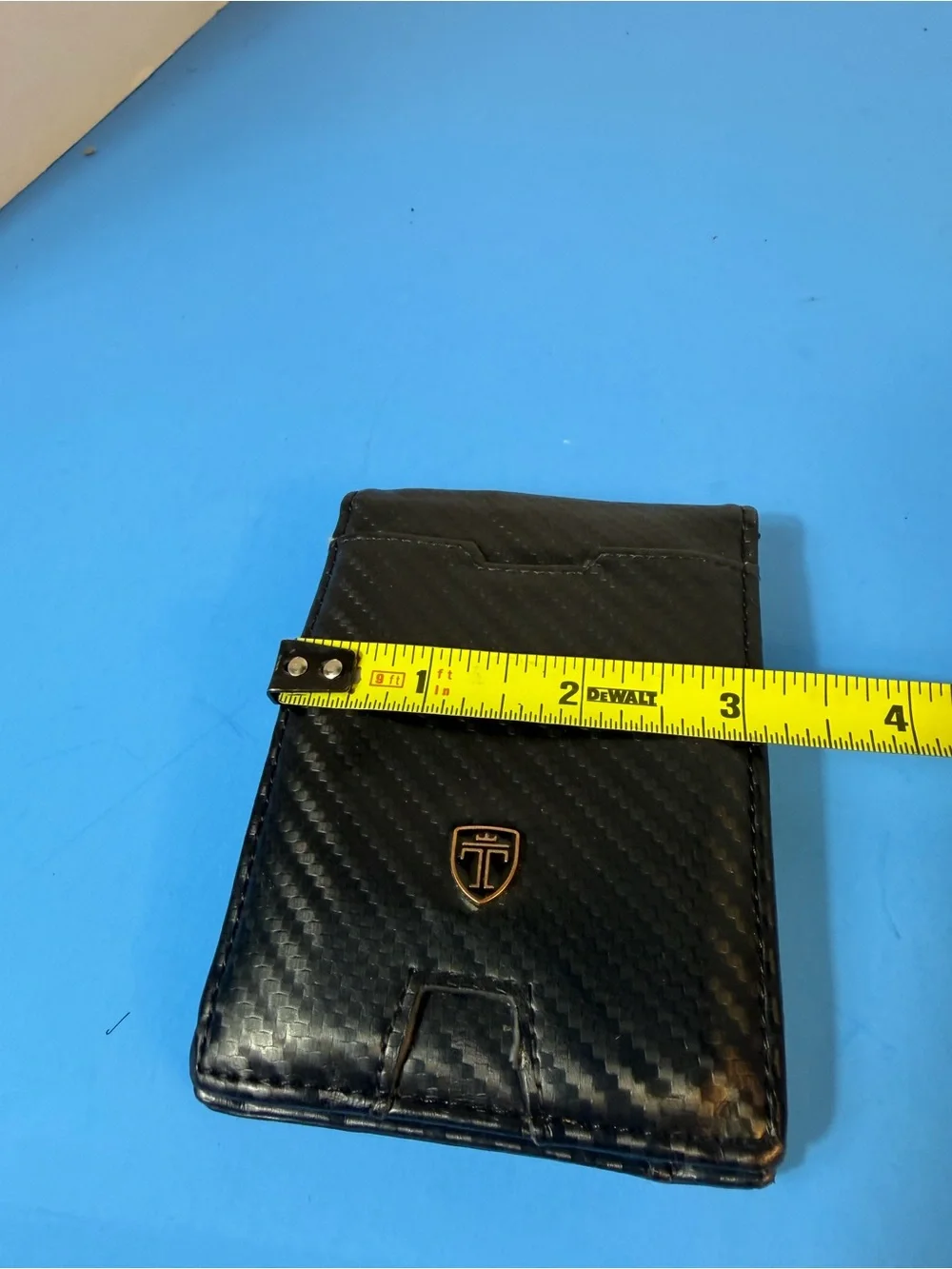 Black Carbon Fiber Magnetic Wallet Sleeve